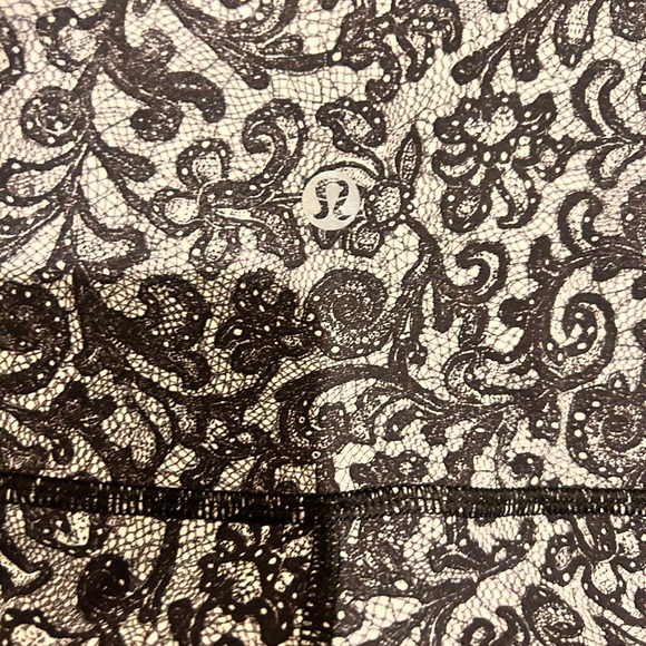 Lululemon Black and White Patterned full length Leggings - Picture 4 of 4